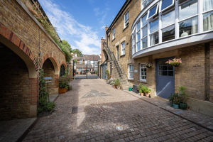 Kingsley Court, Church Street, Hampton- click for photo gallery